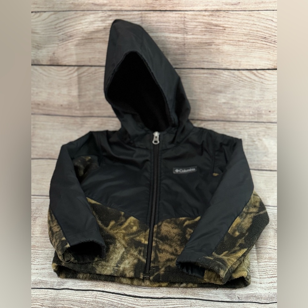 Columbia Camo size 4T